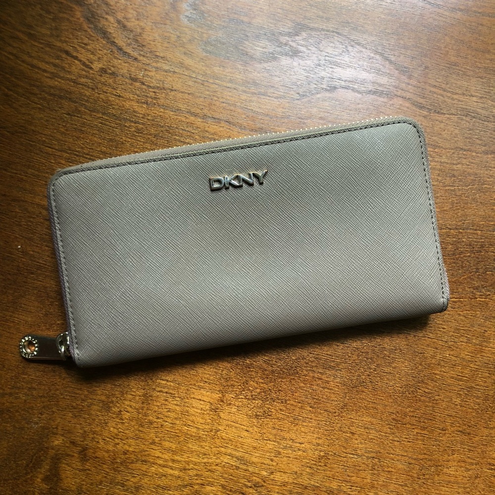 DKNY Wallet